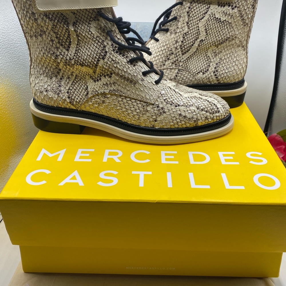 Mercedes Castillo Sz 8 Renah Snakeskin Bootie